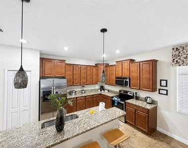 9030 Shadow Mountain Street - Photo Thumbnail 6