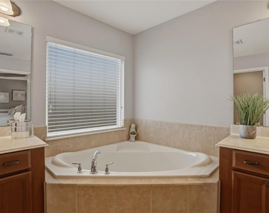 13013 Overstreet Road - Photo Thumbnail 27