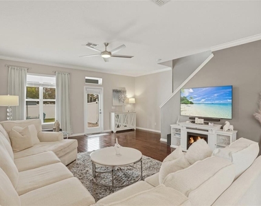 13013 Overstreet Road - Photo Thumbnail 10