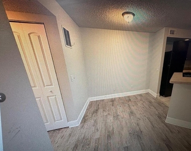 4518 Commander Drive - Photo Thumbnail 12