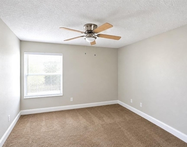 4518 Commander Drive - Photo Thumbnail 7