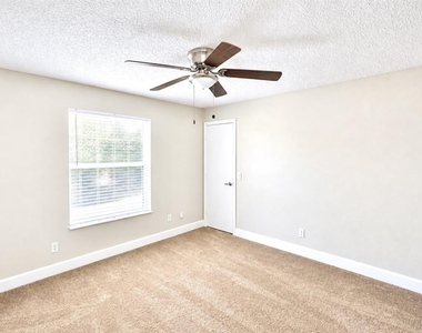 4518 Commander Drive - Photo Thumbnail 18
