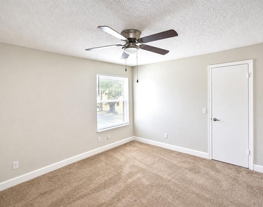 4518 Commander Drive - Photo Thumbnail 17