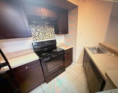 4518 Commander Drive - Photo Thumbnail 13
