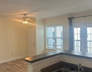 300 E South Street - Photo Thumbnail 6