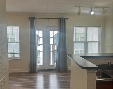300 E South Street - Photo Thumbnail 3