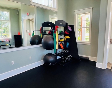 8622 Lovett Avenue - Photo Thumbnail 12