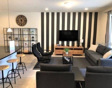 8818 Geneve Court - Photo Thumbnail 4