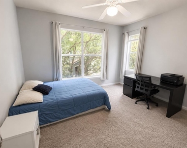 8848 Villa View Circle - Photo Thumbnail 12
