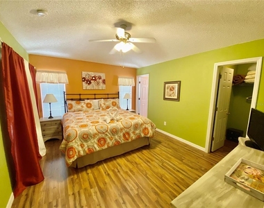 8544 Sunrise Key Drive - Photo Thumbnail 6