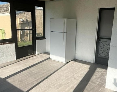 10718 Windsor Place - Photo Thumbnail 2