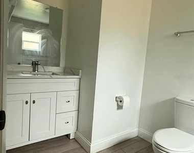10718 Windsor Place - Photo Thumbnail 16