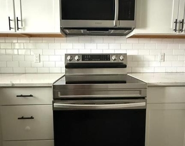 10718 Windsor Place - Photo Thumbnail 10