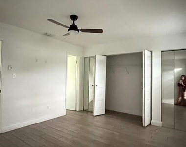 10718 Windsor Place - Photo Thumbnail 17