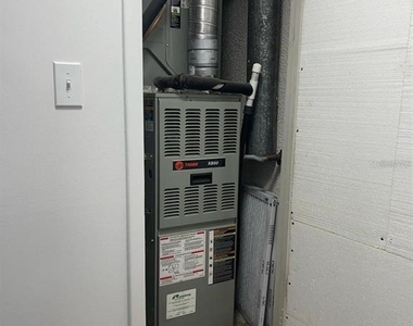 10718 Windsor Place - Photo Thumbnail 4