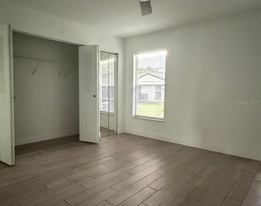 10718 Windsor Place - Photo Thumbnail 18
