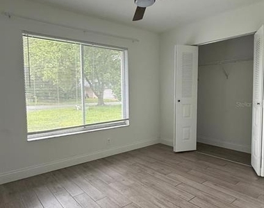 10718 Windsor Place - Photo Thumbnail 19