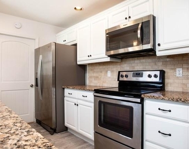 13272 Ebony Avenue - Photo Thumbnail 6