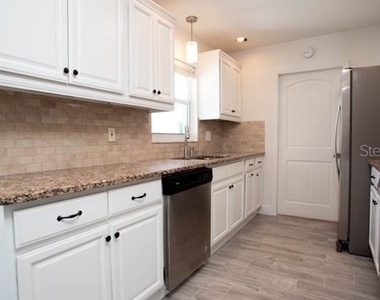 13272 Ebony Avenue - Photo Thumbnail 8