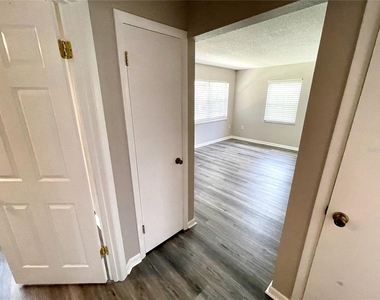 810 Lexington Street - Photo Thumbnail 5