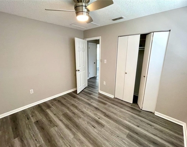 810 Lexington Street - Photo Thumbnail 12