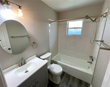810 Lexington Street - Photo Thumbnail 9