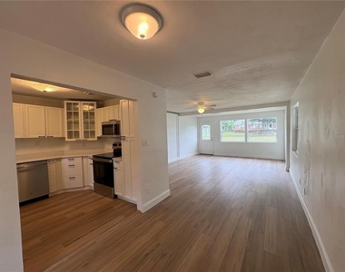 2412 Derbyshire Avenue - Photo Thumbnail 3