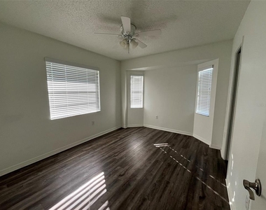 26453 Trinilas Drive - Photo Thumbnail 12