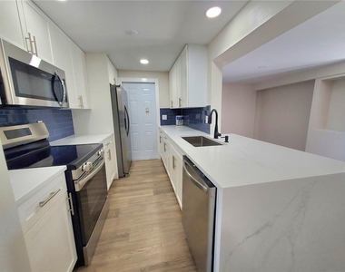 20191 Gladstone Avenue - Photo Thumbnail 3
