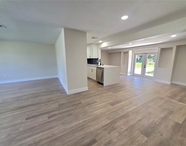 20191 Gladstone Avenue - Photo Thumbnail 11