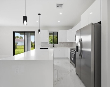 18356 Troon Avenue - Photo Thumbnail 12