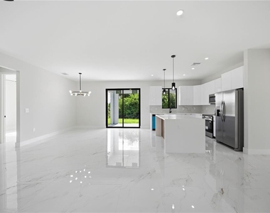 18356 Troon Avenue - Photo Thumbnail 2