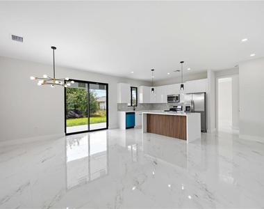18348 Troon Avenue - Photo Thumbnail 7