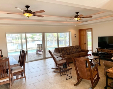 844 Pamela Drive - Photo Thumbnail 2