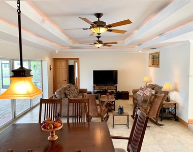 844 Pamela Drive - Photo Thumbnail 8