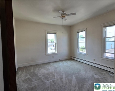 632 Linden Street - Photo Thumbnail 6