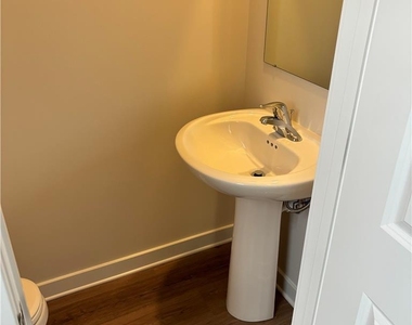 7680 Clayton Avenue - Photo Thumbnail 4