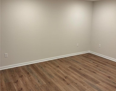 7680 Clayton Avenue - Photo Thumbnail 12