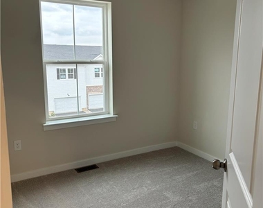 7680 Clayton Avenue - Photo Thumbnail 9