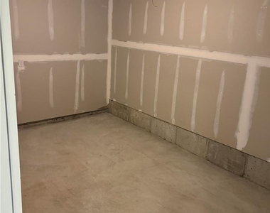 7680 Clayton Avenue - Photo Thumbnail 15