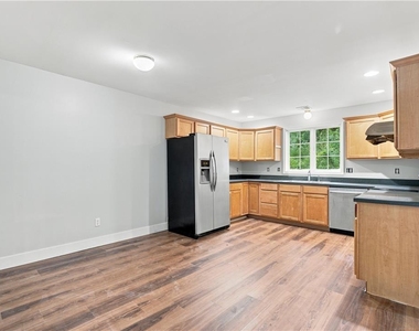 224 7th Street - Photo Thumbnail 9