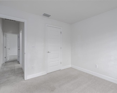 9123 46th Court E - Photo Thumbnail 12