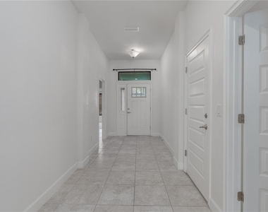 9123 46th Court E - Photo Thumbnail 7
