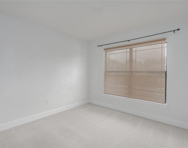 9123 46th Court E - Photo Thumbnail 11