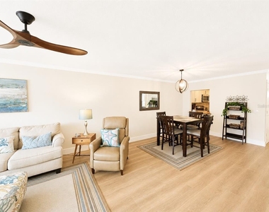 9718 Hernando Court - Photo Thumbnail 4