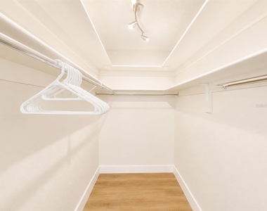 9718 Hernando Court - Photo Thumbnail 8