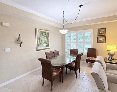 6318 Grand Oak Circle - Photo Thumbnail 11