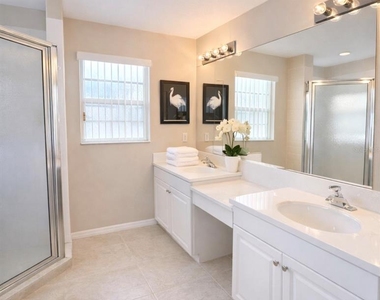 6318 Grand Oak Circle - Photo Thumbnail 35