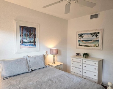 6318 Grand Oak Circle - Photo Thumbnail 36