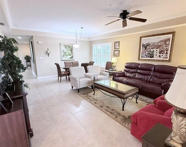 6318 Grand Oak Circle - Photo Thumbnail 12